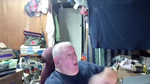 Snapshot of mr_canoe_licker_69 chatting on December 7, 1:40 pm mr_canoe_licker_69 online show from December 7, 1:40 pm