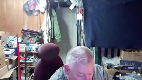 Snapshot of mr_canoe_licker_69 chatting on December 15, 2:27 pm mr_canoe_licker_69 online show from December 15, 2:27 pm