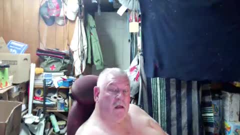 Snapshot of mr_canoe_licker_69 chatting on December 15, 8:25 pm mr_canoe_licker_69 online show from December 15, 8:25 pm
