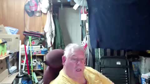 Snapshot of mr_canoe_licker_69 chatting on December 19, 8:23 pm mr_canoe_licker_69 online show from December 19, 8:23 pm
