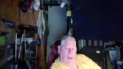 Snapshot of mr_canoe_licker_69 chatting on December 24, 5:13 pm mr_canoe_licker_69 online show from December 24, 5:13 pm