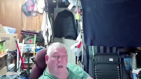 Snapshot of mr_canoe_licker_69 chatting on December 28, 5:46 pm mr_canoe_licker_69 online show from December 28, 5:46 pm