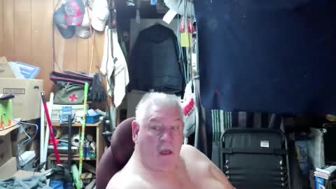 Snapshot of mr_canoe_licker_69 chatting on December 31, 12:25 pm mr_canoe_licker_69 online show from December 31, 12:25 pm