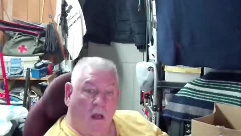 Snapshot of mr_canoe_licker_69 chatting on January 10, 7:21 pm mr_canoe_licker_69 online show from January 10, 7:21 pm