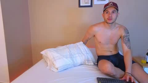 Snapshot of mr_danni_ chatting on March 4, 9:00 pm Danny  Aleja online show from March 4, 9:00 pm