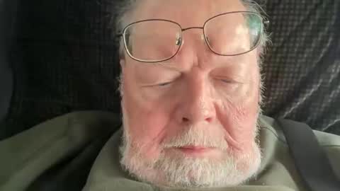 Snapshot of mr_frasier chatting on February 19, 6:43 pm Jess online show from February 19, 6:43 pm