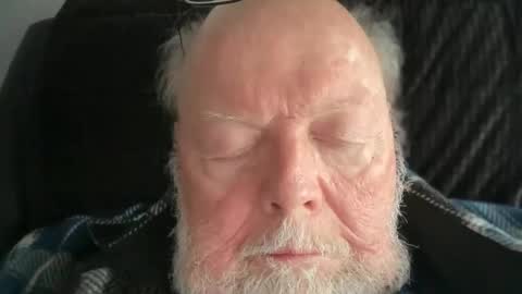 Snapshot of mr_frasier chatting on March 6, 7:10 pm Jess online show from March 6, 7:10 pm