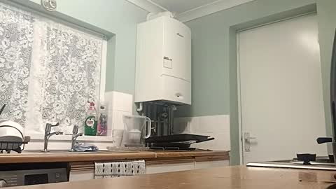 mr_i_ online show from September 28, 5:46 am