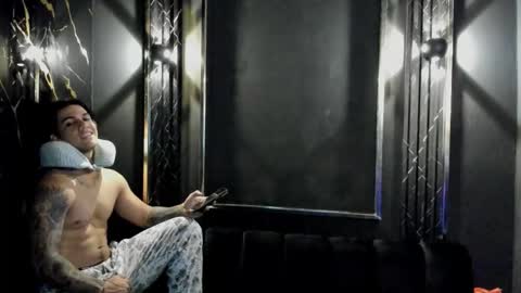 mr_maximo online show from October 15, 10:15 am