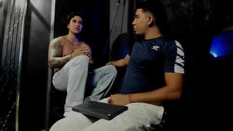 mr_maximo online show from November 9, 4:22 am