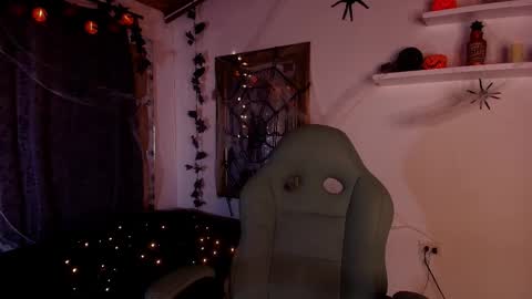 MIKEE online show from October 15, 3:06 am