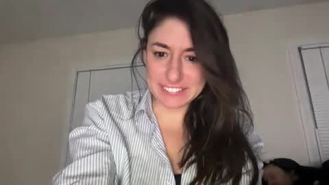 Mr  Mrs Glitter online show from February 15, 8:24 am