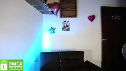 Snapshot of mr_mrscurie chatting on January 25, 10:18 pm Mr  Mrs Curie online show from January 25, 10:18 pm