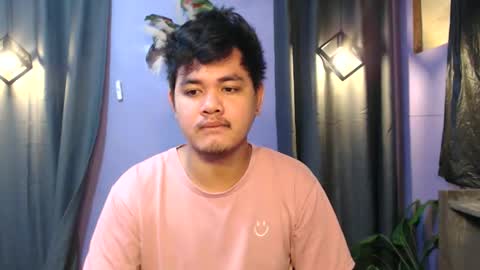 Snapshot of mr_olivercummerx chatting on October 31, 8:54 pm mr_olivercummerx online show from October 31, 8:54 pm