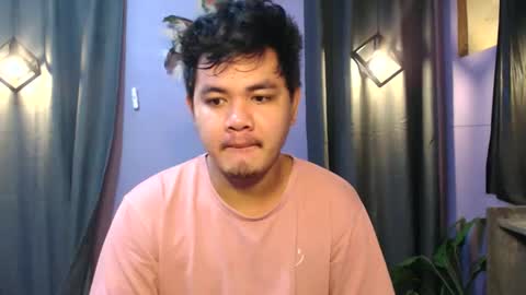 Snapshot of mr_olivercummerx chatting on November 1, 8:44 pm mr_olivercummerx online show from November 1, 8:44 pm