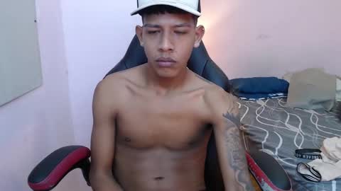 mr_stiven_ online show from January 3, 3:05 am