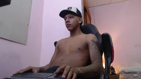 mr_stiven_ online show from January 12, 12:28 am