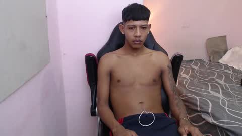 mr_stiven_ online show from January 14, 5:51 am