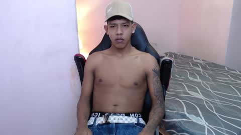 mr_stiven_ online show from February 1, 2:47 am
