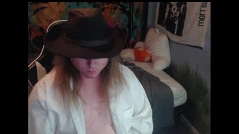 Snapshot of mr_strawberry chatting on October 5, 4:11 am mr_strawberry online show from October 5, 4:11 am