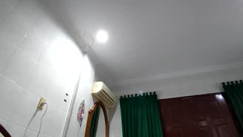 Snapshot of mr_thick89 chatting on October 2, 9:38 am mr_thick89 online show from October 2, 9:38 am