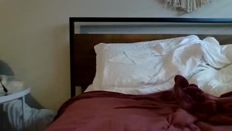 mravocadoman22 online show from February 4, 6:47 pm