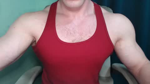 Snapshot of mrbiceps_23 chatting on February 7, 10:09 pm Mrbiceps23 online show from February 7, 10:09 pm