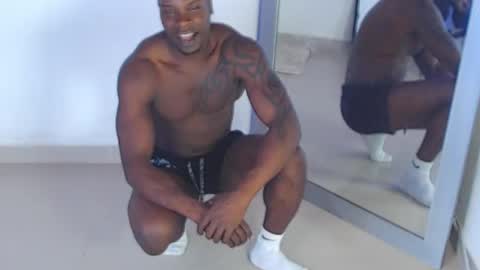 Snapshot of mrbyronstallion chatting on November 8, 3:29 am byron online show from November 8, 3:29 am