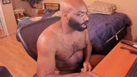 Snapshot of mrchuckdailyxxx chatting on December 18, 1:37 am Chuck Daily online show from December 18, 1:37 am