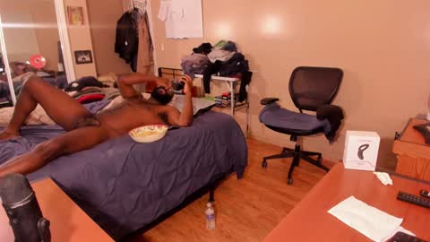 Snapshot of mrchuckdailyxxx chatting on December 22, 4:50 am Chuck Daily online show from December 22, 4:50 am