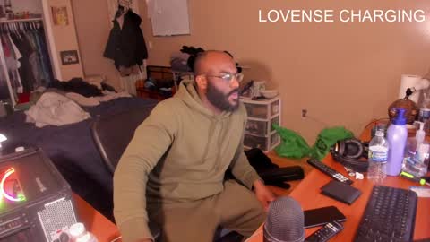 Snapshot of mrchuckdailyxxx chatting on January 1, 5:43 am Chuck Daily online show from January 1, 5:43 am