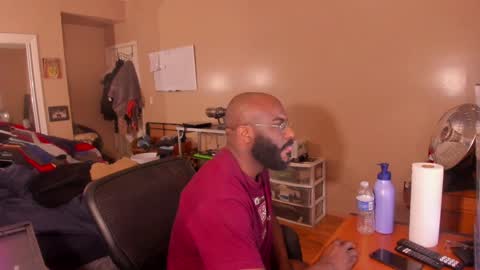 Snapshot of mrchuckdailyxxx chatting on January 8, 5:16 am Chuck Daily online show from January 8, 5:16 am