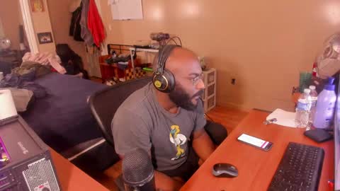 Snapshot of mrchuckdailyxxx chatting on January 11, 10:29 am Chuck Daily online show from January 11, 10:29 am