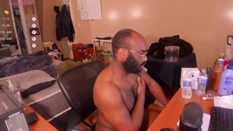 Snapshot of mrchuckdailyxxx chatting on February 1, 7:36 am Chuck Daily online show from February 1, 7:36 am