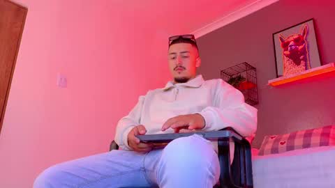 Mr Fox online show from February 14, 7:32 pm