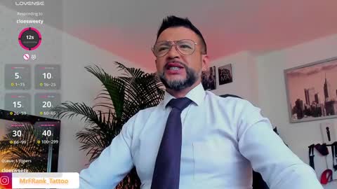 Snapshot of mrfrank_tattoo chatting on December 11, 12:02 pm MrFrank. online show from December 11, 12:02 pm