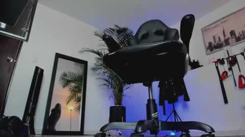 Snapshot of mrfrank_tattoo chatting on January 24, 6:35 pm MrFrank. online show from January 24, 6:35 pm