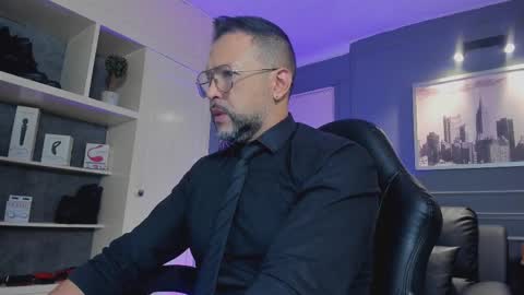 Snapshot of mrfrank_tattoo chatting on October 30, 11:11 am MrFrank. online show from October 30, 11:11 am