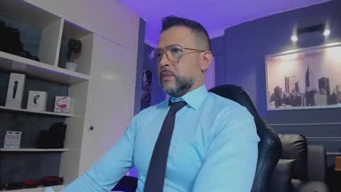 Snapshot of mrfrank_tattoo chatting on October 31, 11:44 am MrFrank. online show from October 31, 11:44 am