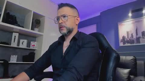 Snapshot of mrfrank_tattoo chatting on November 7, 11:32 am MrFrank. online show from November 7, 11:32 am