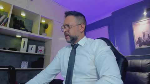 Snapshot of mrfrank_tattoo chatting on November 14, 11:20 am MrFrank. online show from November 14, 11:20 am