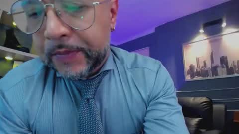 Snapshot of mrfrank_tattoo chatting on November 24, 1:44 pm MrFrank. online show from November 24, 1:44 pm