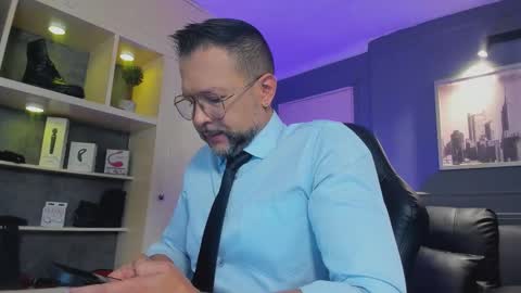 Snapshot of mrfrank_tattoo chatting on December 4, 12:58 pm MrFrank. online show from December 4, 12:58 pm