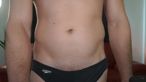 Snapshot of mrgreeneyes01 chatting on October 31, 7:31 am juan luis online show from October 31, 7:31 am