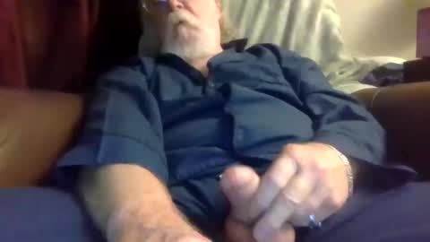 Snapshot of mrhollar chatting on December 20, 10:05 am mrhollar online show from December 20, 10:05 am