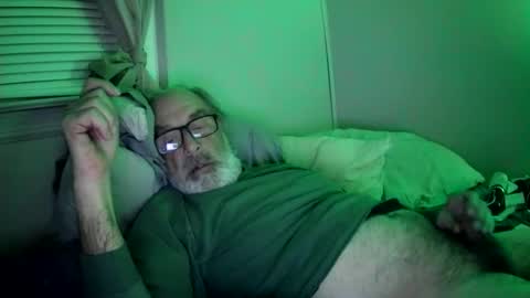 Snapshot of mrjames59 chatting on December 20, 3:24 am mrjames59 online show from December 20, 3:24 am