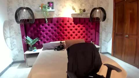 Snapshot of mrjustin_ chatting on October 24, 8:49 pm mrjustin_ online show from October 24, 8:49 pm