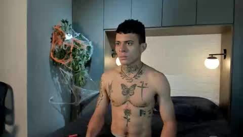 Snapshot of mrjustin_ chatting on October 25, 9:31 pm mrjustin_ online show from October 25, 9:31 pm