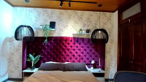 Snapshot of mrjustin_ chatting on November 30, 7:40 pm mrjustin_ online show from November 30, 7:40 pm