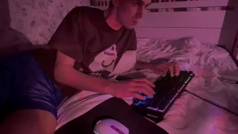 Snapshot of mrkallin chatting on March 5, 12:50 am mrkallin online show from March 5, 12:50 am